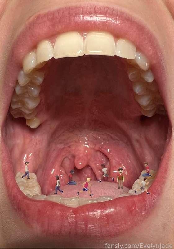 Om nom nom
#giantess #vore #throat #mouth #teeth #swallow #giantessvore #shrunken #shrinking #shrink