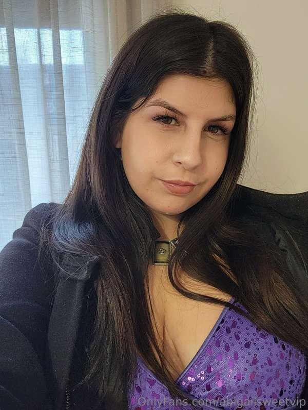 New hot video is coming with whis shinny violet dress