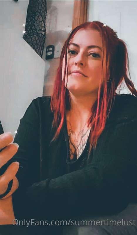 Flash Friday😜 🍈🍈😜
Tip as little as possible to see my tittie..