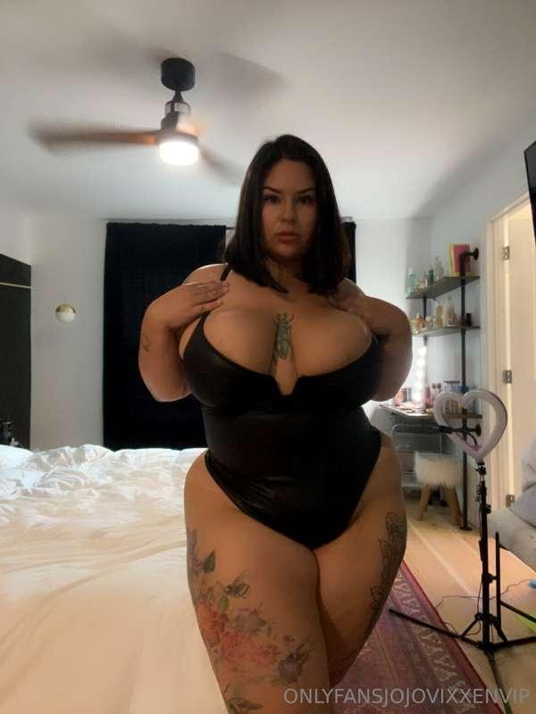 Should I make the bed or are we gonna make a mess anyway? 🥵