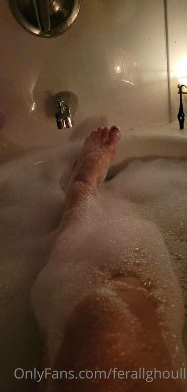 Elf in the bathtub!✨️