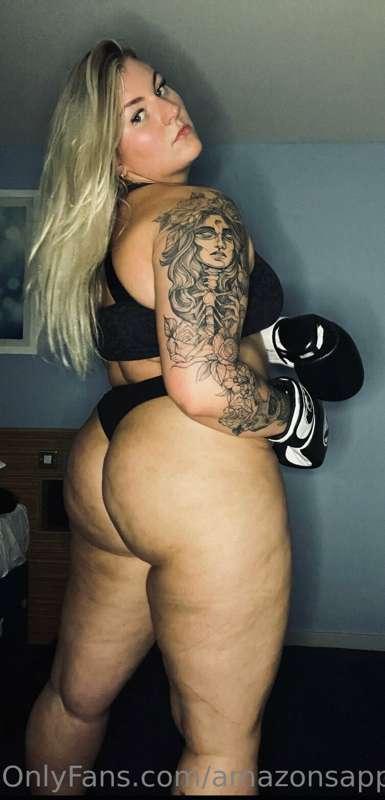 I’d finish you with my 🍑 and 💪🏽… what a great way to KO!