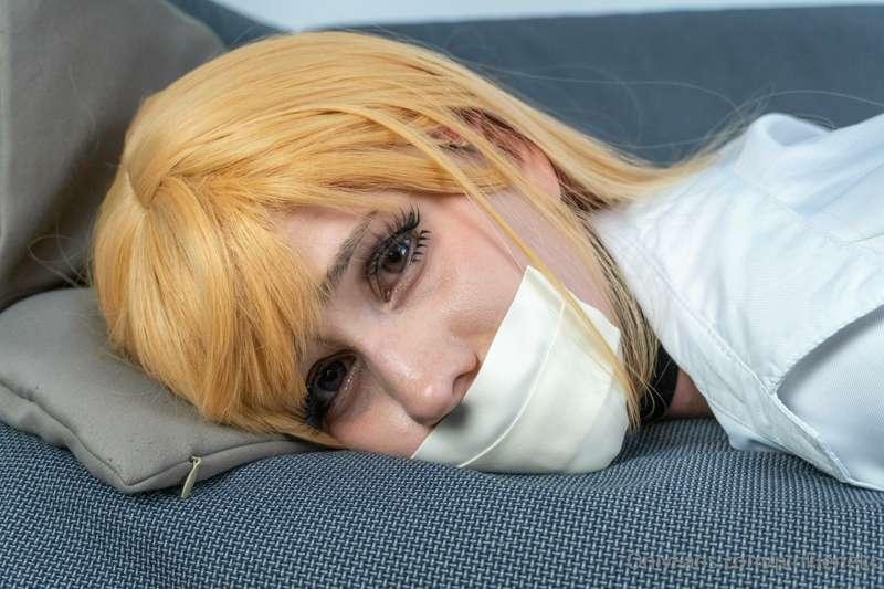 😘