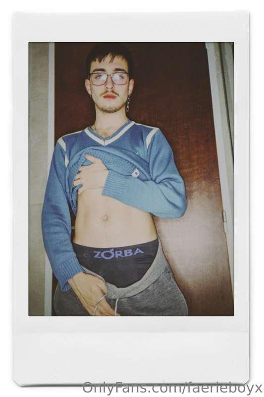 I shoud take my clothes off, I'm going to jerk off in the sh..