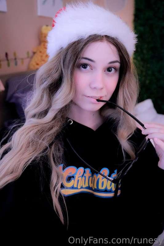 if you like barley any make up lady ill be streaming casuall..