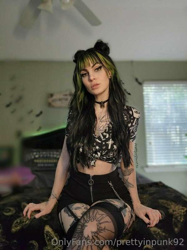 Alpha bitch 😏