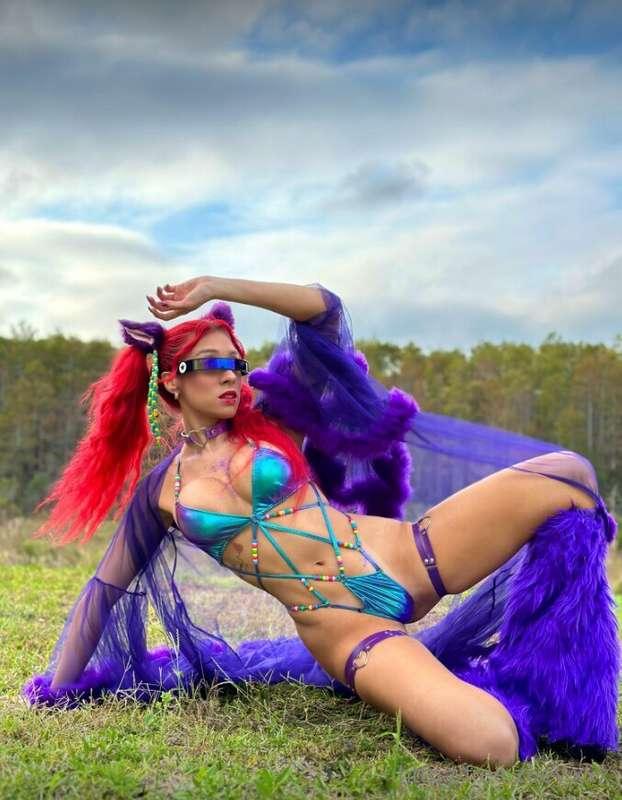 In my rave girl era 🔊https://onlyfans.com/zoeydigiacomo