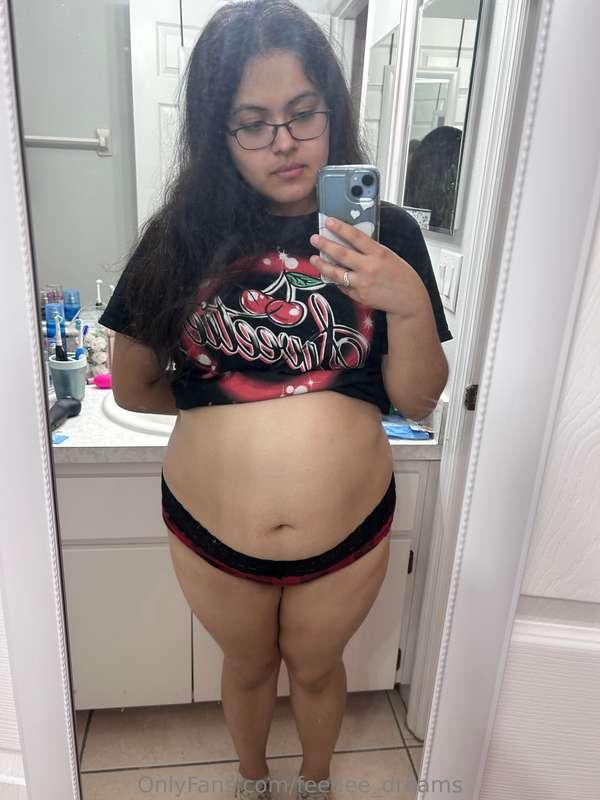 Full belly lounging at home 🥰