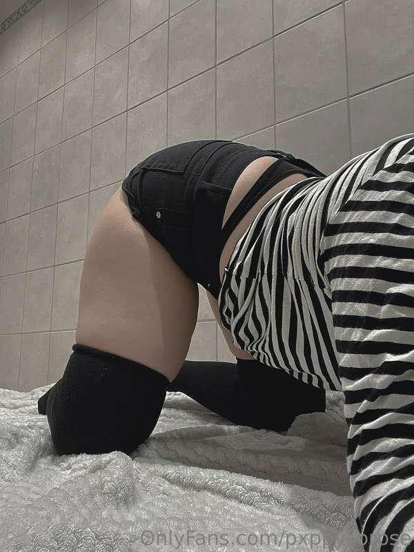 i want you to spank me until im all bruised up for you <3