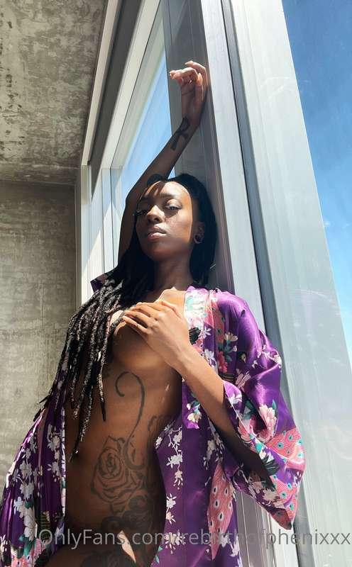 Sunkissed

View the uncensored on my vip page @rebirthofphen..