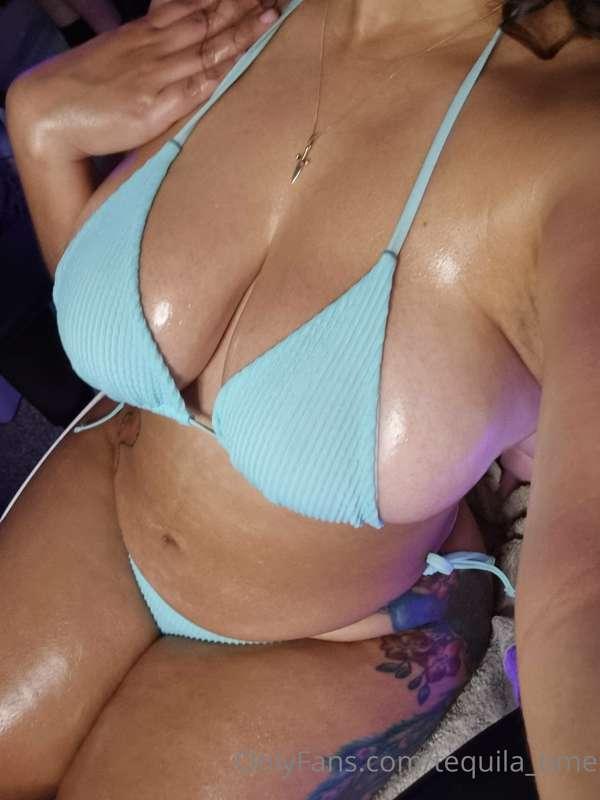 I love oiling my body up. It feel AMAZING