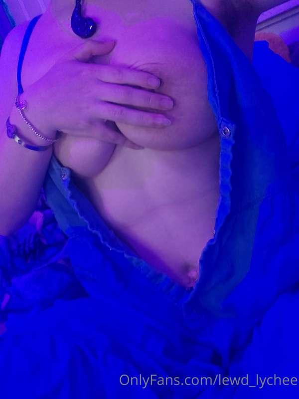 Tiddy in cute denim dress