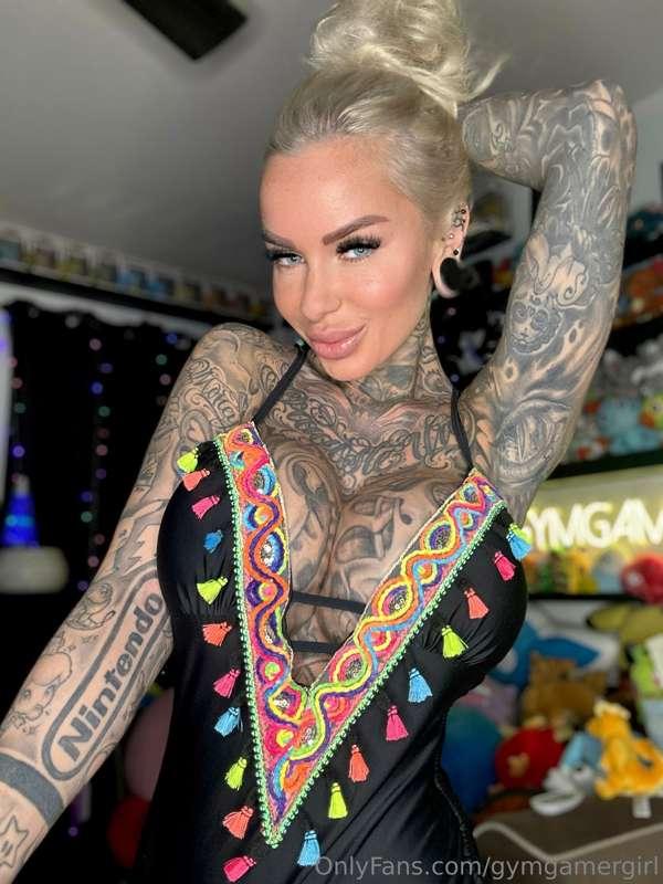 stepping out being sexy 🥹