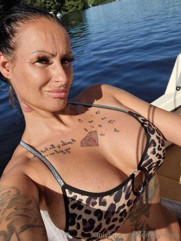 Einfach geil wenn man auf dem Boot sitzen kann und die Sonne..