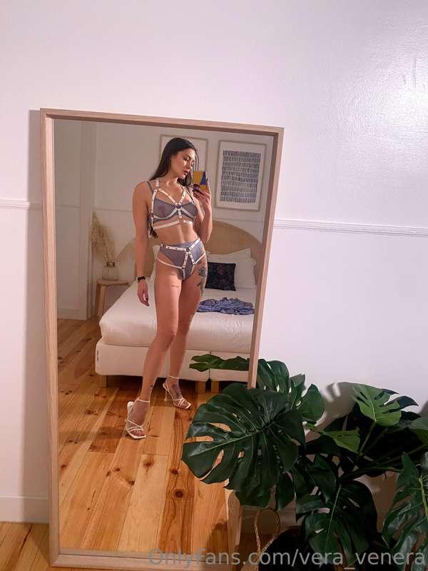 love dressing up for myself 😈 
rate my look from 1 to 10