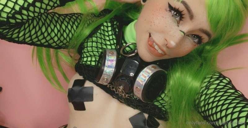 ok but my butt in fishnets?? here are some pics I didnt post..