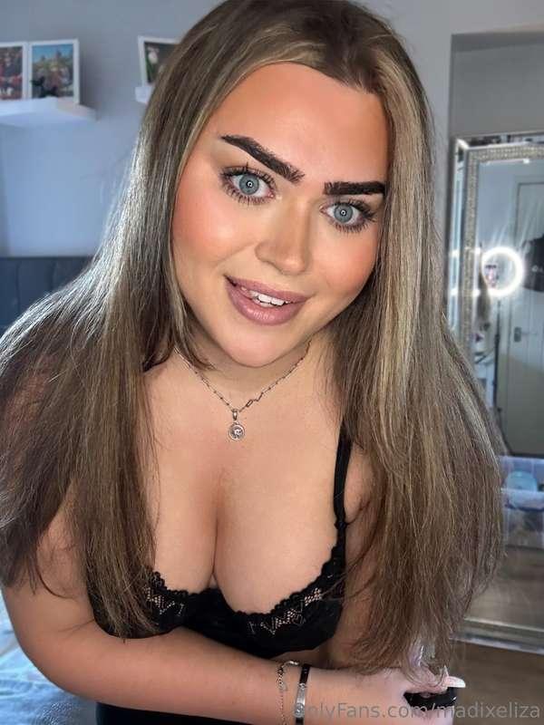 Put your cock between them if you please 🤤