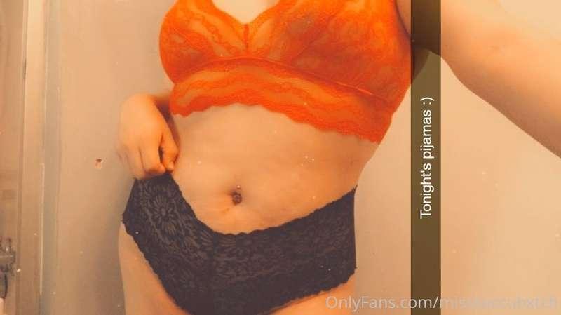 POV: I'm snapping you from my bathroom and showing off my PJ..