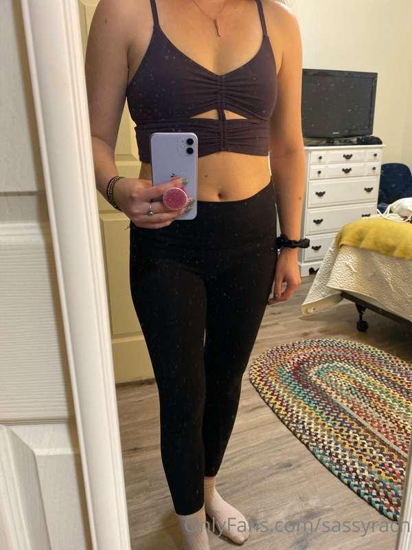 Obsessed with my new work out top 😍 Please tip so I can get ..