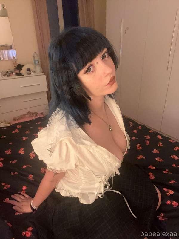 Chiedimi di togliere la camicetta <3