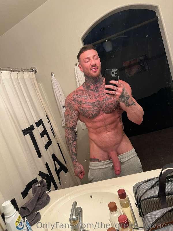I’m bored cum play with daddy!! 😈😈😈