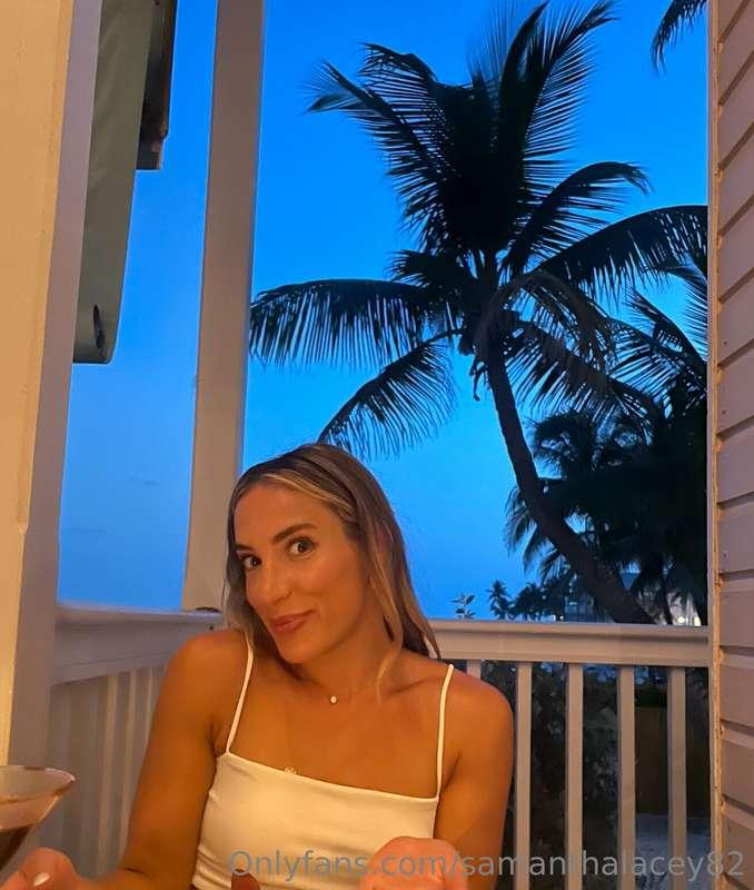 Cocktails and palm trees!
