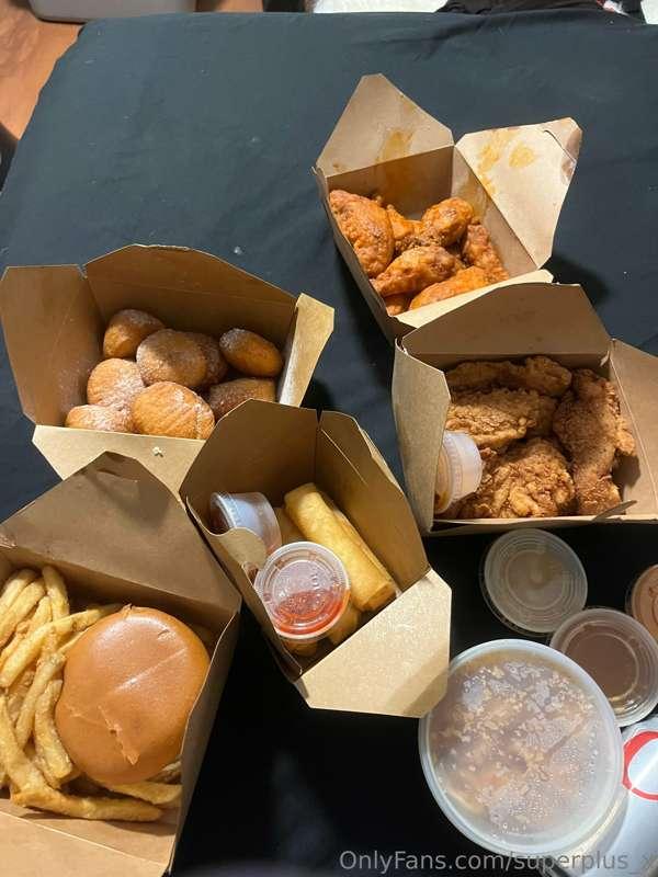 Tried Yas Chicken lastnight.. obviously had to get everythin..