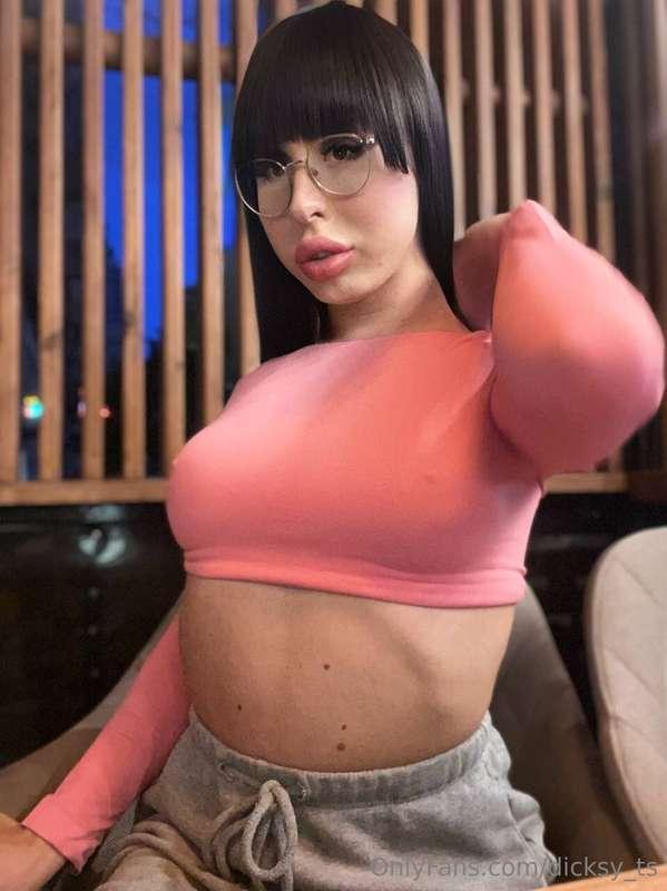 The colour of my mood is soft pink🌸! Today I am gentle and r..