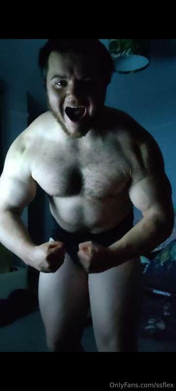 SUPERSAIYANFLEX IS ABSOLUTELY MASSIVE TOUGH AND STRONG , I A..