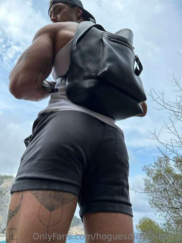 🍑 out in public hehe
