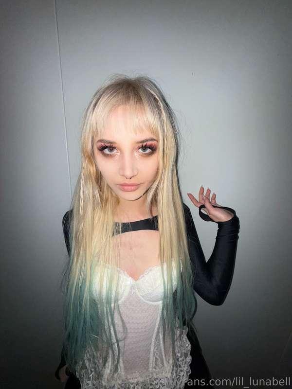 I feel like a fairy, and what do you associate me with?🍓