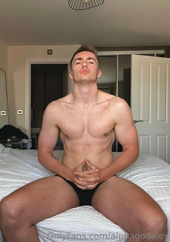 Always looking down on pathetic losers like YOU.