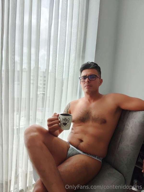 He is my friend @eljoker2 Latin boy.Alpha Male 🦍Cash Master ..