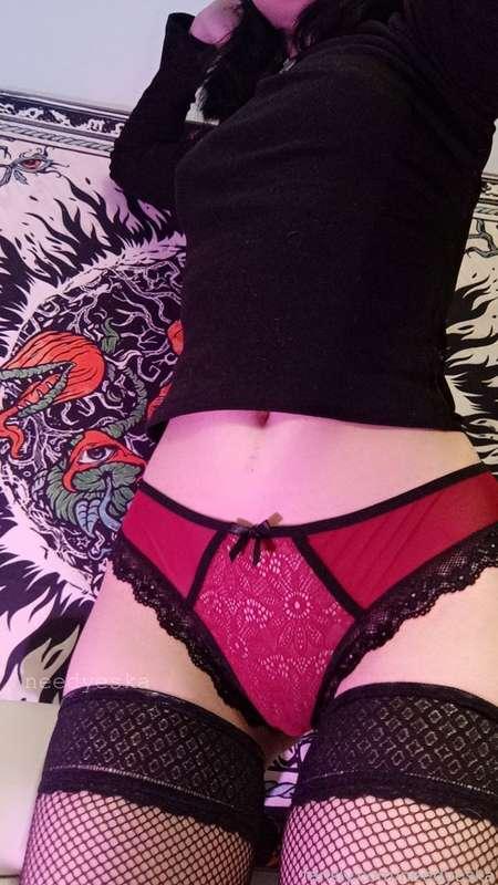 rate my fit!! &lt;3
alsooo helping me with goal helps me to get more cute panties as well owo

⛧ #alternative #gothgirl #alt #egirl #babyface #geek #barelylegal #ribs #altgirl #goth ⛧