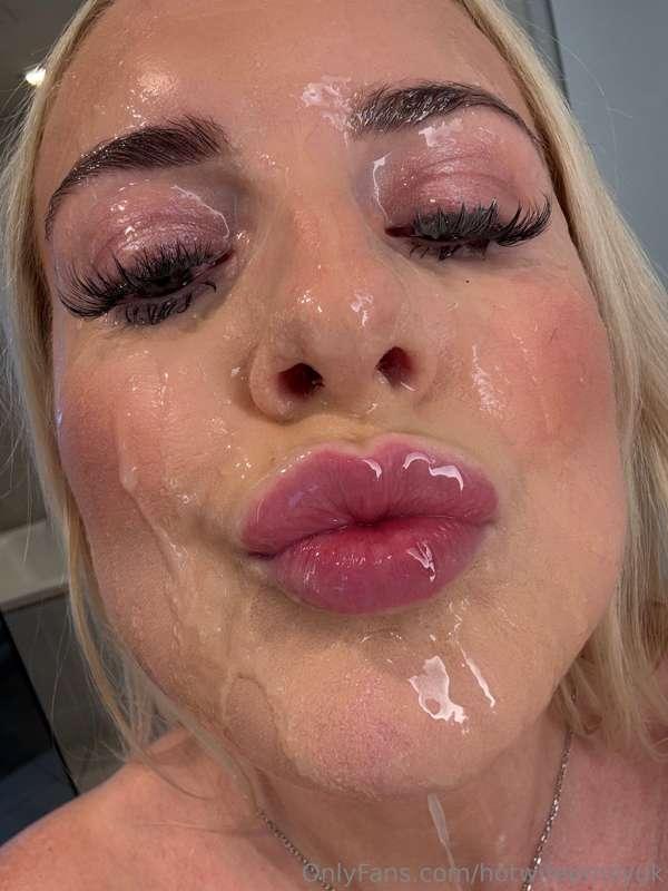 Happy Saturday Babe 💋