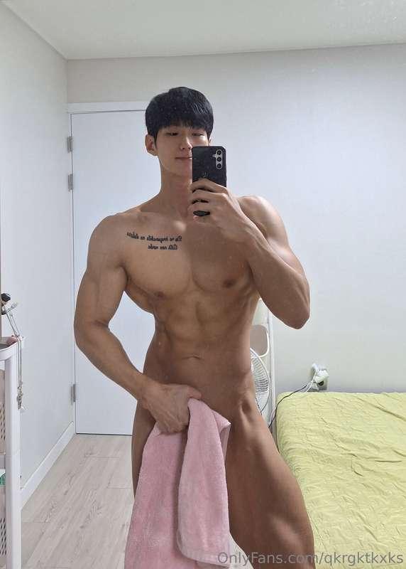 9월이 시작됐으니 산뜻하게 바디체크😉   주말은 잘 쉬었나요ㅎㅎ 저는 사진집 촬영 거의 마무리 하고 왔습니다..