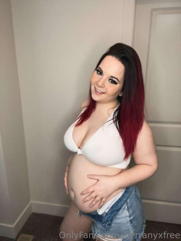 Something about being pregnant makes me feel so attractive!