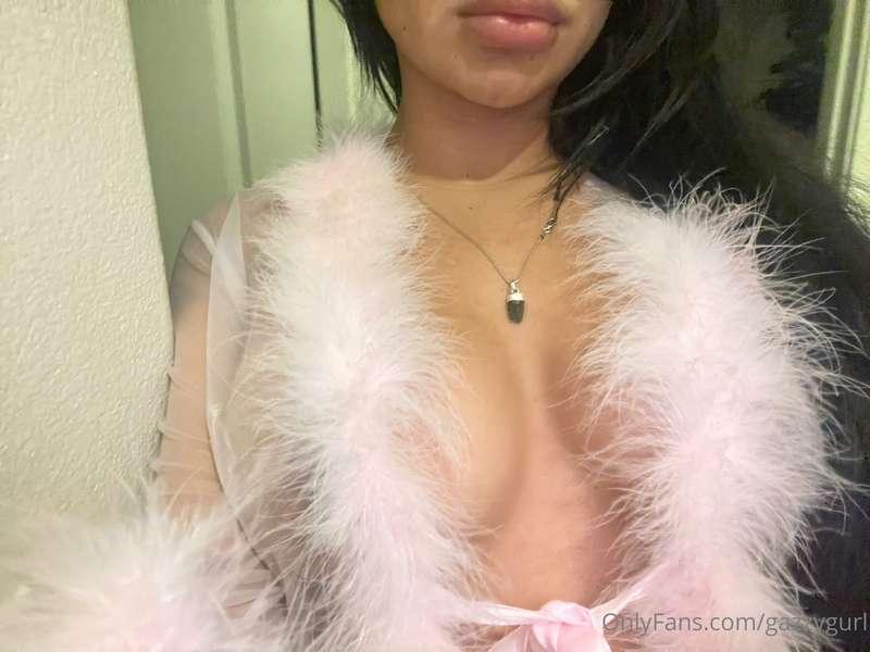 who’s taking this off me ? 🤪💦💕