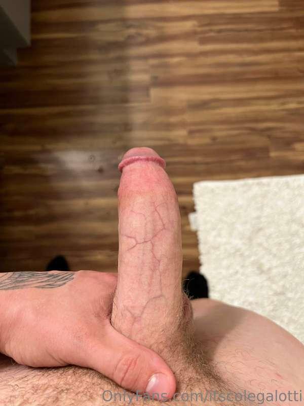 Let’s fuck to help take care of my morning wood😏💦