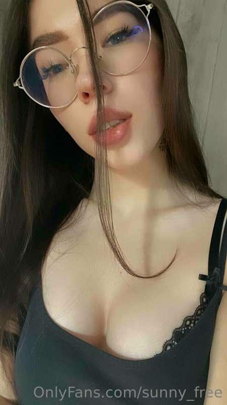 🟢FREE playful babygirl @emeliebrownnn looking for a horny bo..