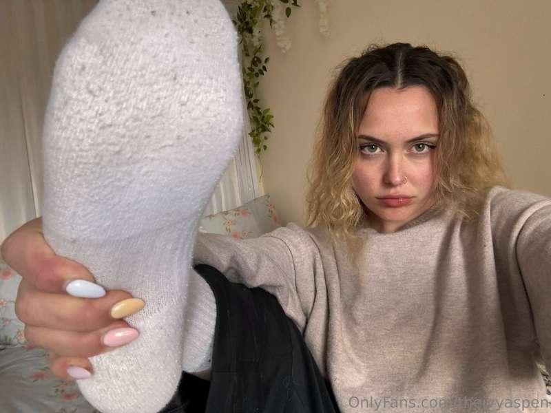You’re just mad bc my foot is worth more than your entire ex..