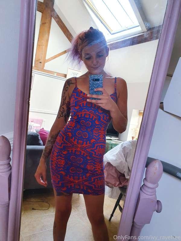 Do you like my dress daddy? 

$5 sale on my explicit page!
H..