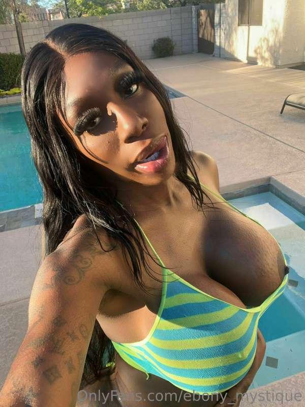 Topless Dick Rate Sale 🍆 Get that dick hard and hit my dms n..