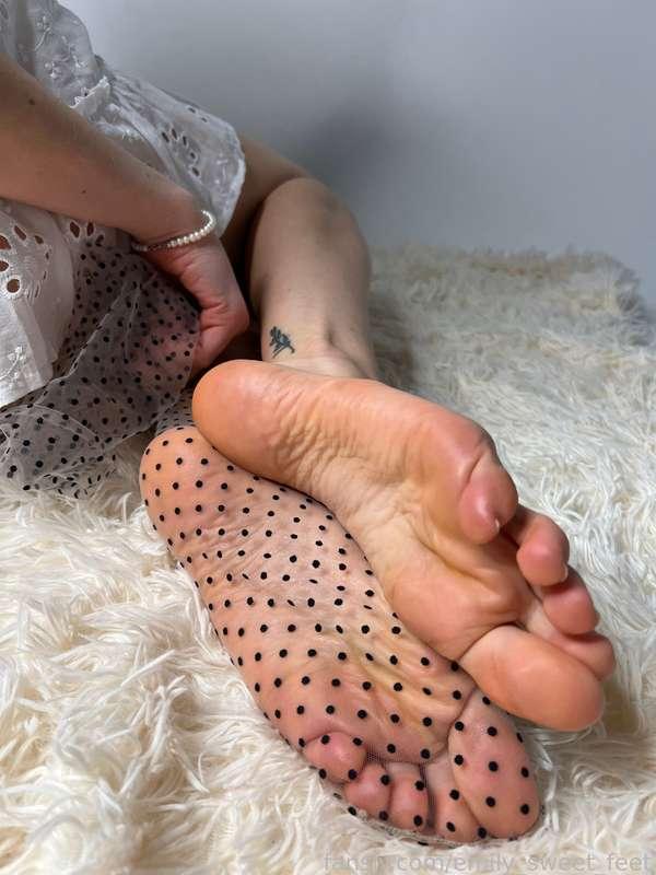 emily_sweet_feet image #9