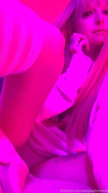 little late night shot from yesterday's shoot :3 neon pink d..