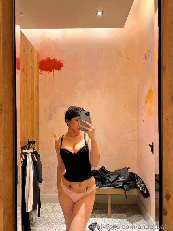 dressing room things