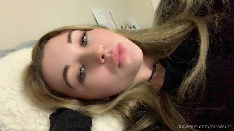 Do you like morning kisses?🤭💋