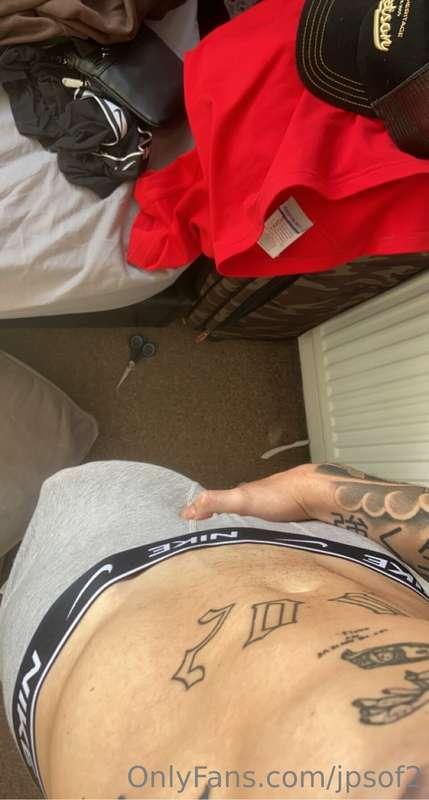 Wanna see what's hiding under these boxers? 👀👀📩🍆