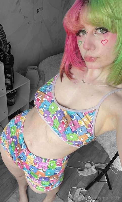 Nyou!... I told you we needed more glitter >////<!!!