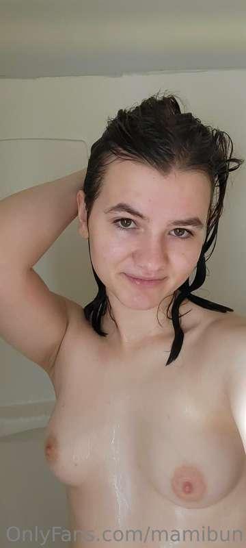 A little shower photoshoot for you, should I make another sh..